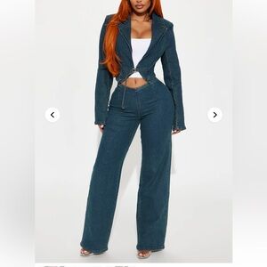 Fashion Nova Hayze V-Wasitband Straight Leg Jeans - Dark Wash size 5